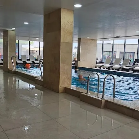 Pool & Retreat Langa Plaja Mamaia Nord