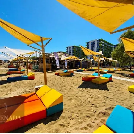 Pool & Retreat Langa Plaja Mamaia Nord *
