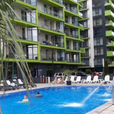 Pool & Retreat Langa Plaja Mamaia Nord