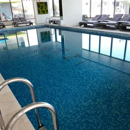Pool & Retreat Langa Plaja Mamaia Nord Lejlighed Năvodari