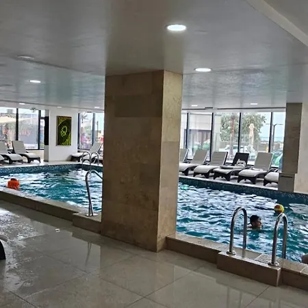Pool & Retreat Langa Plaja Mamaia Nord Lejlighed *