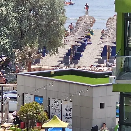 Pool & Retreat Langa Plaja Mamaia Nord * Năvodari