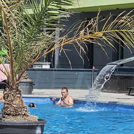 Pool & Retreat Langa Plaja Mamaia Nord Lejlighed *